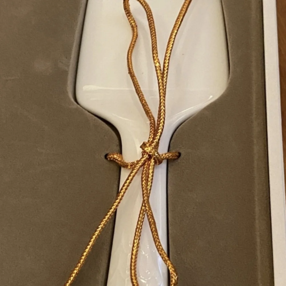 Mikasa White Silk Bone Chine Cake Set Brand new in box